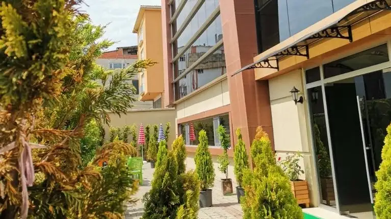 Arya Yaşlı Bakım Merkezi ve Huzurevi