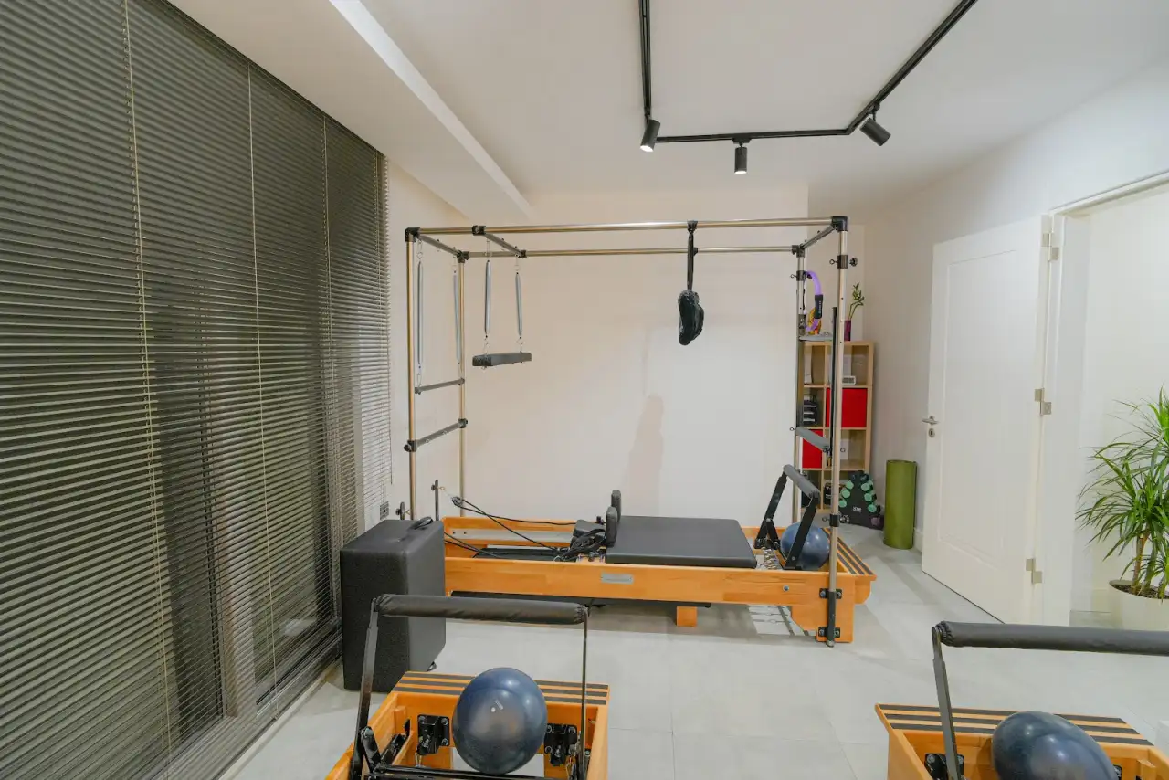 İzmir Fizyoyaşam Sağlıklı Yaşam Merkezi ve Pilates Studio - Fizik Tedavi ve Rehabilitasyon - İzmir - galeri görseli