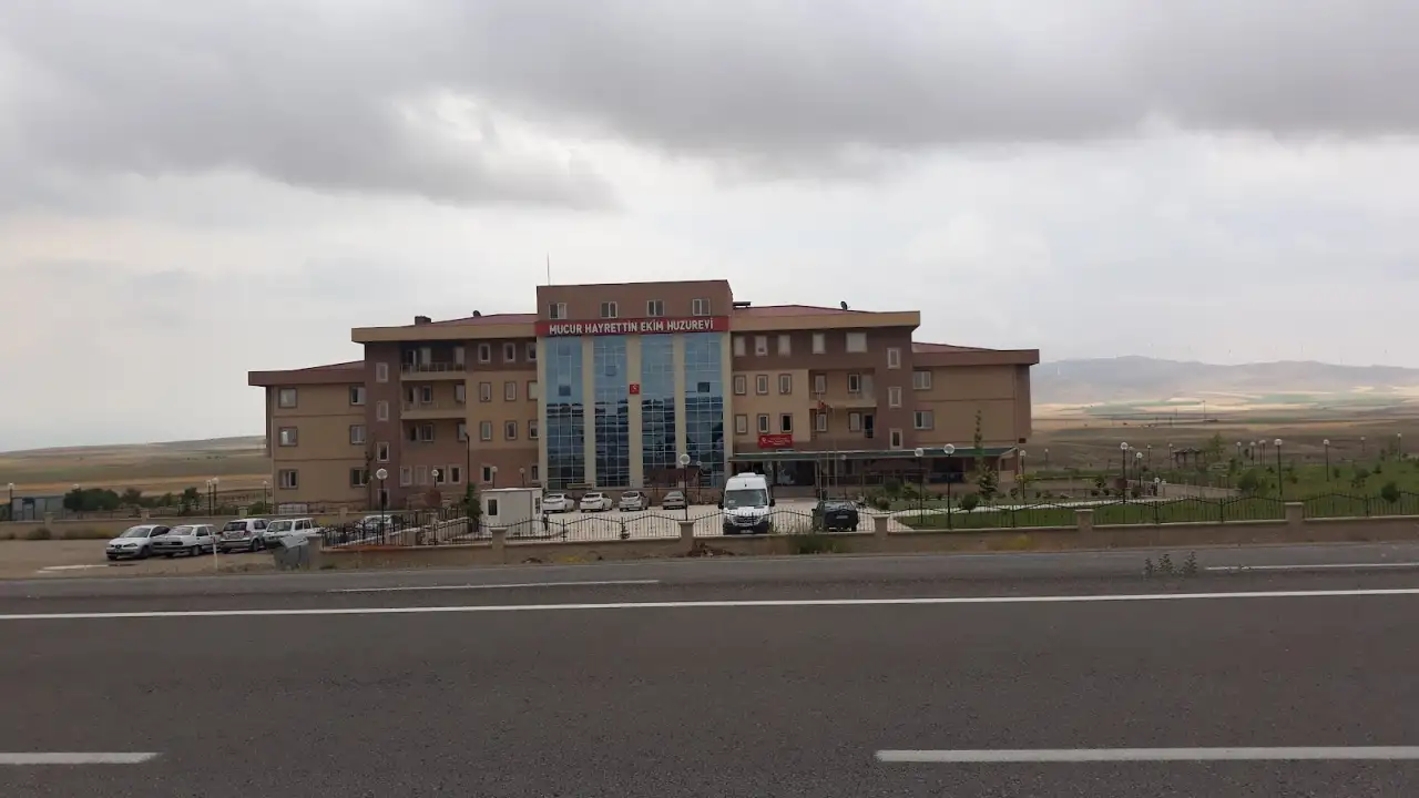 Hayrettin Ekim Huzurevi - Yaşlı Bakım Evi - Kırşehir