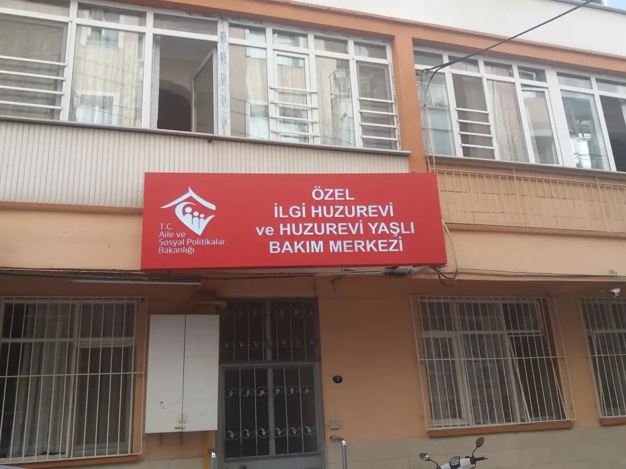 Özel Sıcak Yuvam Bakım Merkezi - Yaşlı Bakım Evi - İzmir - galeri görseli