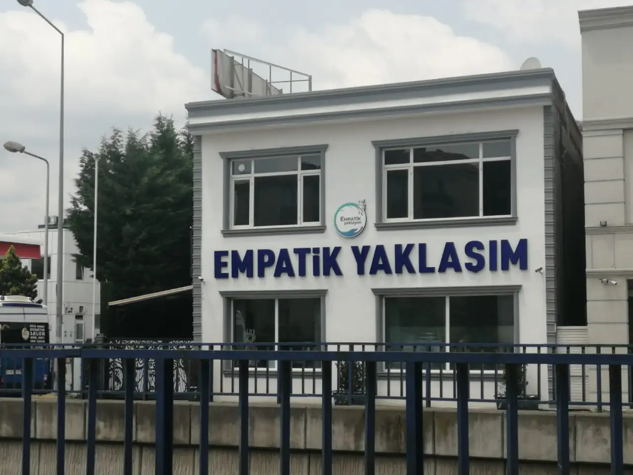 EMPATİK YAKLAŞIM