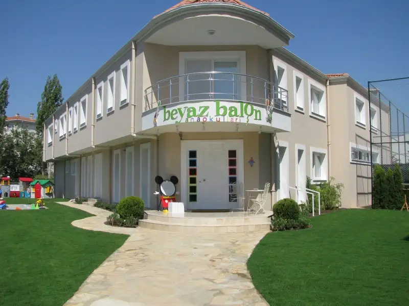 Beyaz Balon Anaokulları - Kreş ve Anaokulu - İzmir