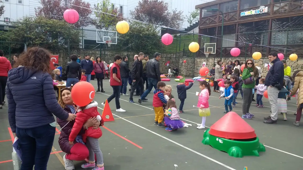 Mutlu Panda Montessori Anaokulu - Kreş ve Anaokulu - İstanbul