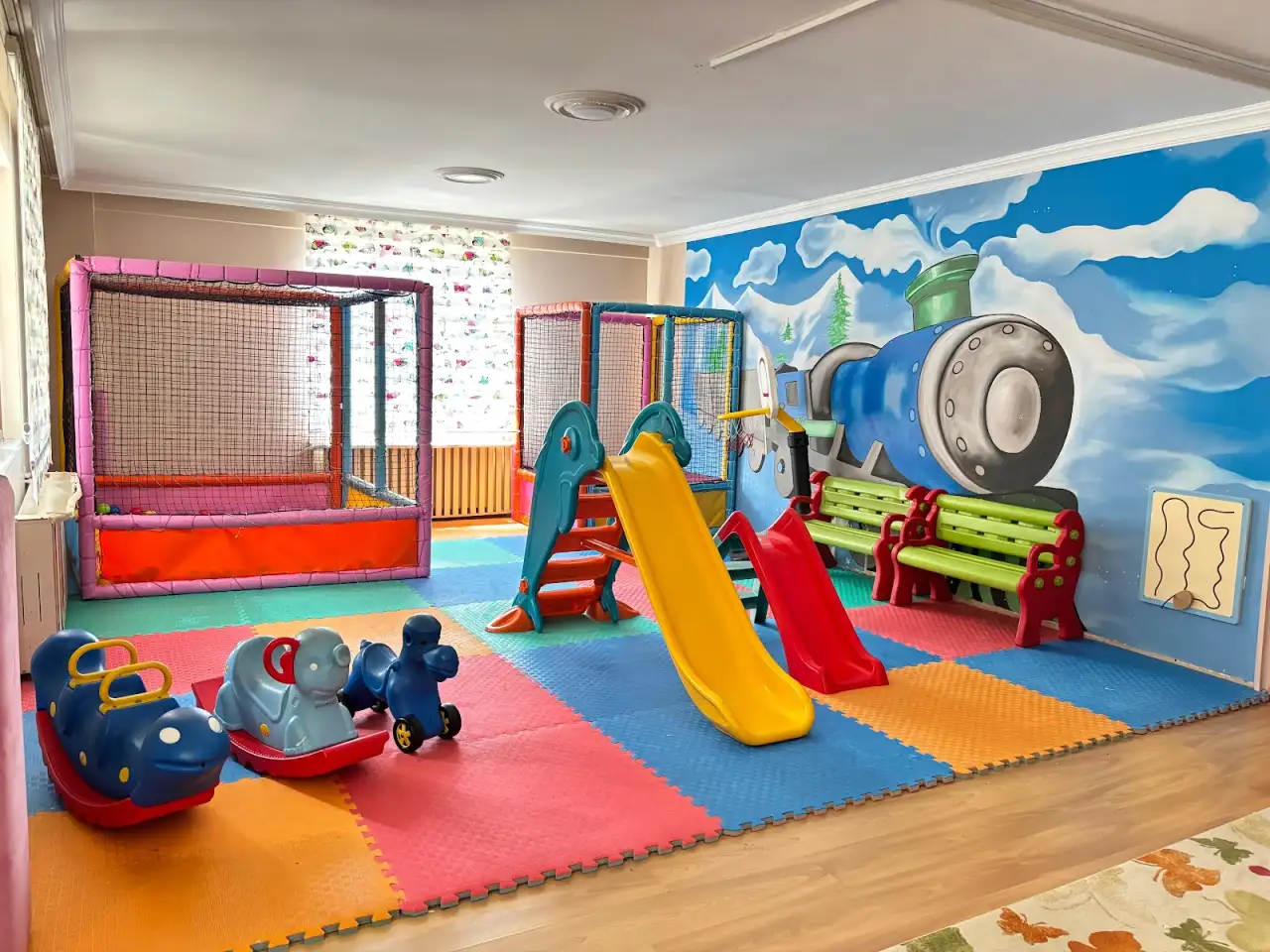 Özel Hopa Beyaz Zambak Gündüz Bakım Evi - Çocuk Bakım Merkezi - Artvin